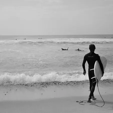 Ericeira Surf And Sun Pensión Ribamar (Torres Vedras)