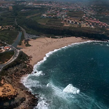 Ericeira Surf And Sun Pensión Ribamar (Torres Vedras)